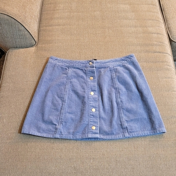 Forever 21 Light Blue Corduroy Casual Snap Up Y2K Mini Skirt Size 30 - Picture 1 of 7